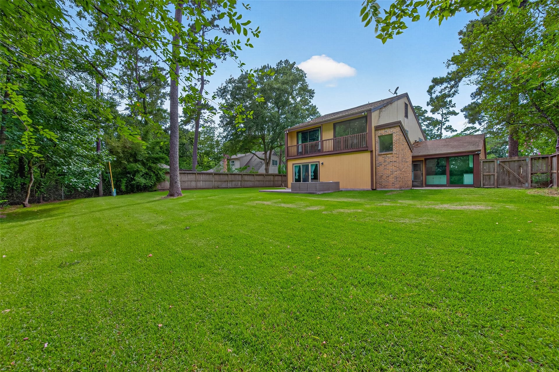 23610 Creekview Drive, Spring, TX 77389 23610 Creekview Drive, Spring, TX 77389