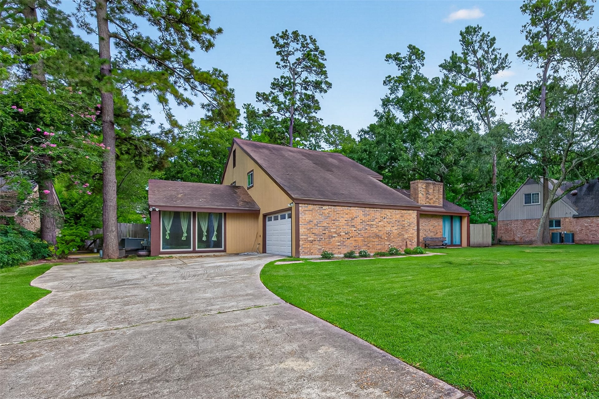 23610 Creekview Drive, Spring, TX 77389 23610 Creekview Drive, Spring, TX 77389