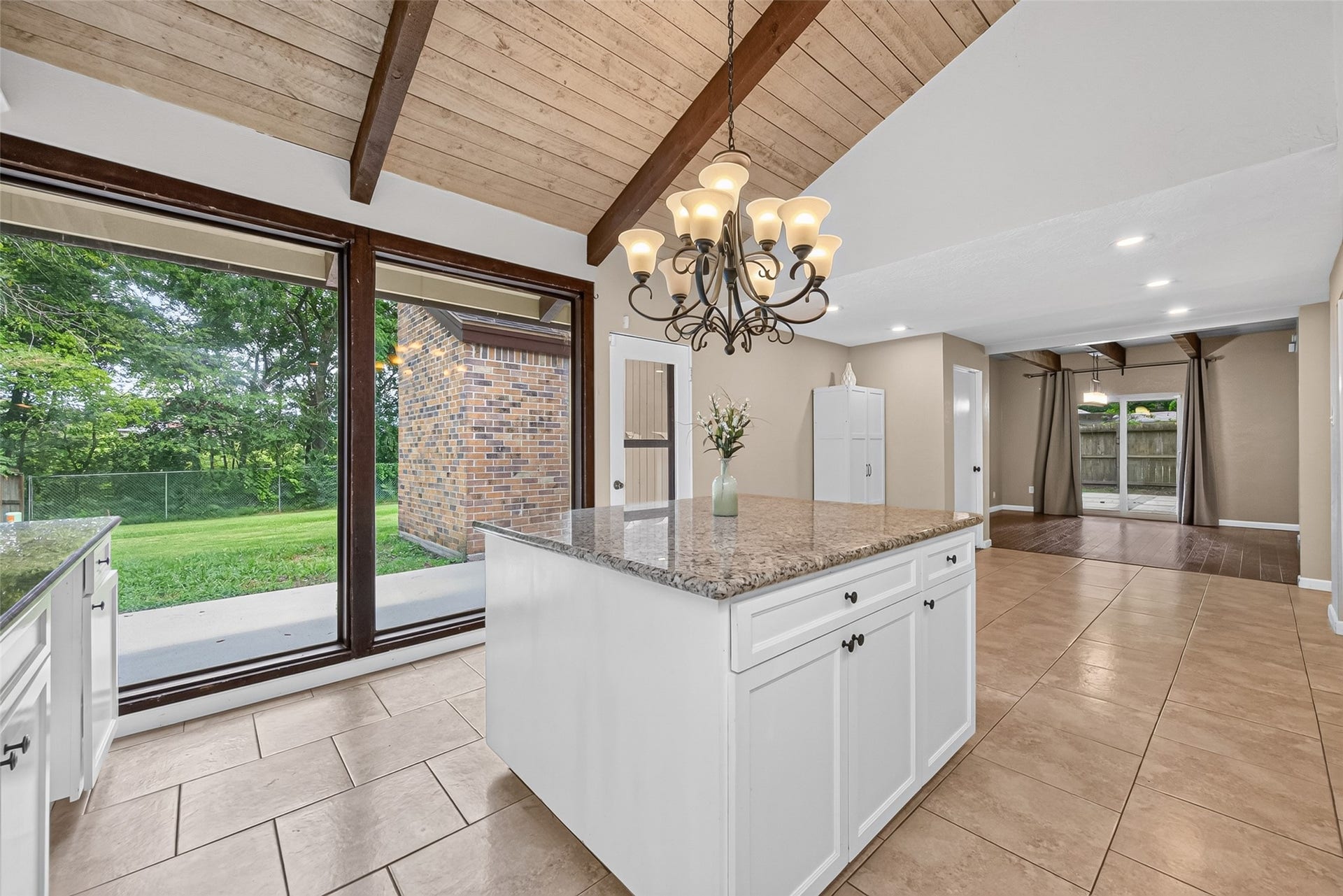 23610 Creekview Drive, Spring, TX 77389 23610 Creekview Drive, Spring, TX 77389