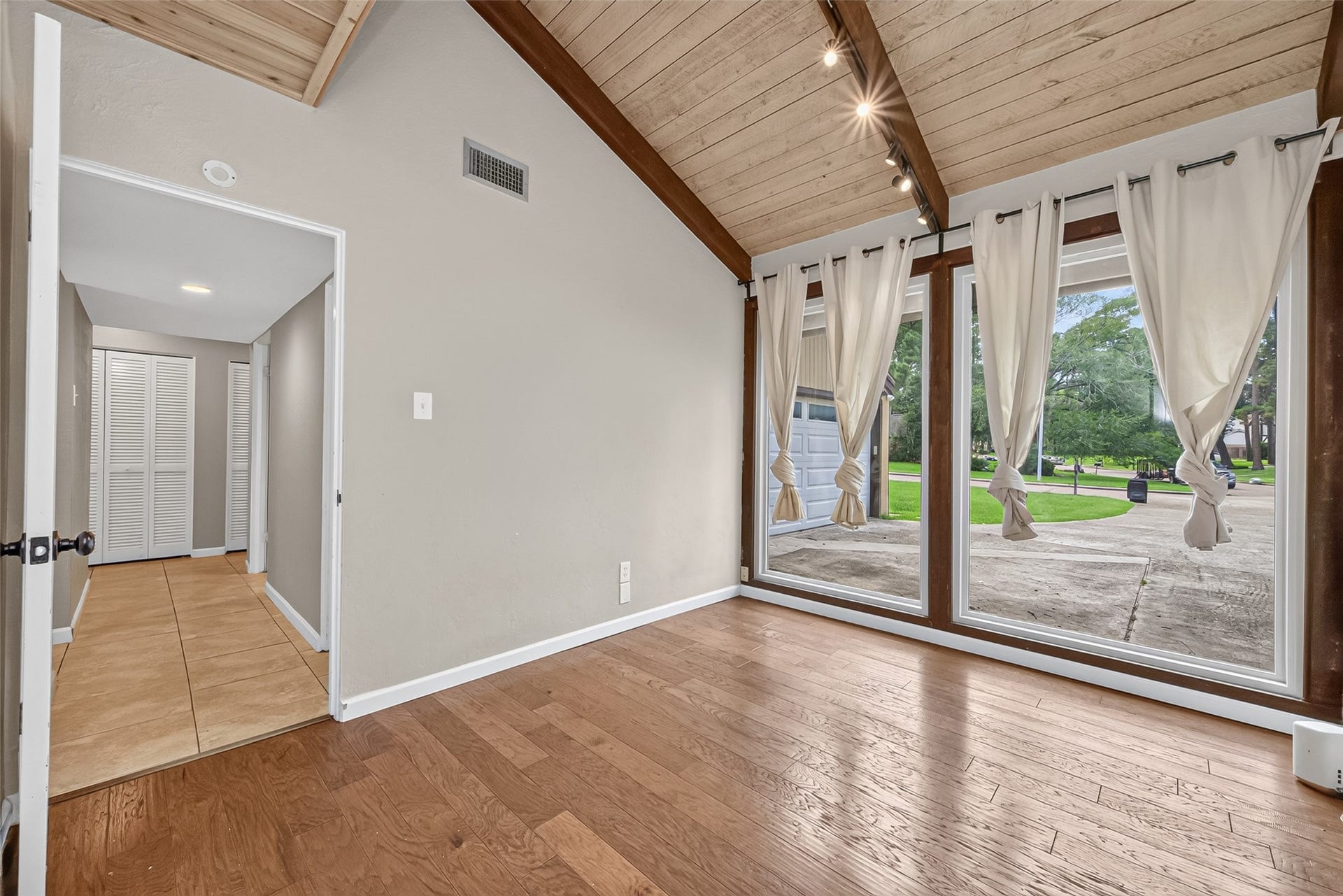 23610 Creekview Drive, Spring, TX 77389 23610 Creekview Drive, Spring, TX 77389