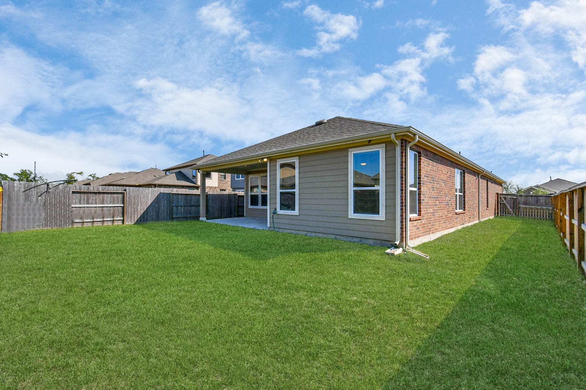 10326 Mount Winchell Drive, Rosharon, TX 77583