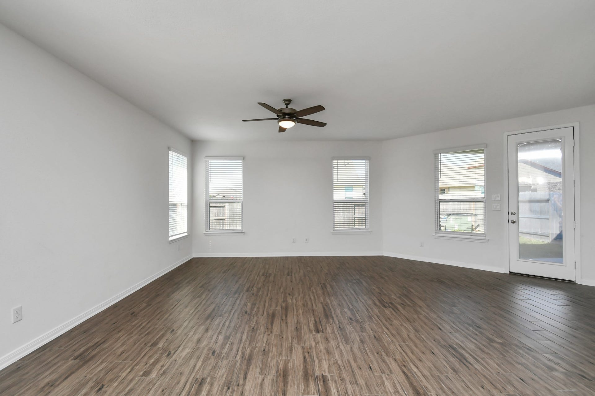 10326 Mount Winchell Drive, Rosharon, TX 77583