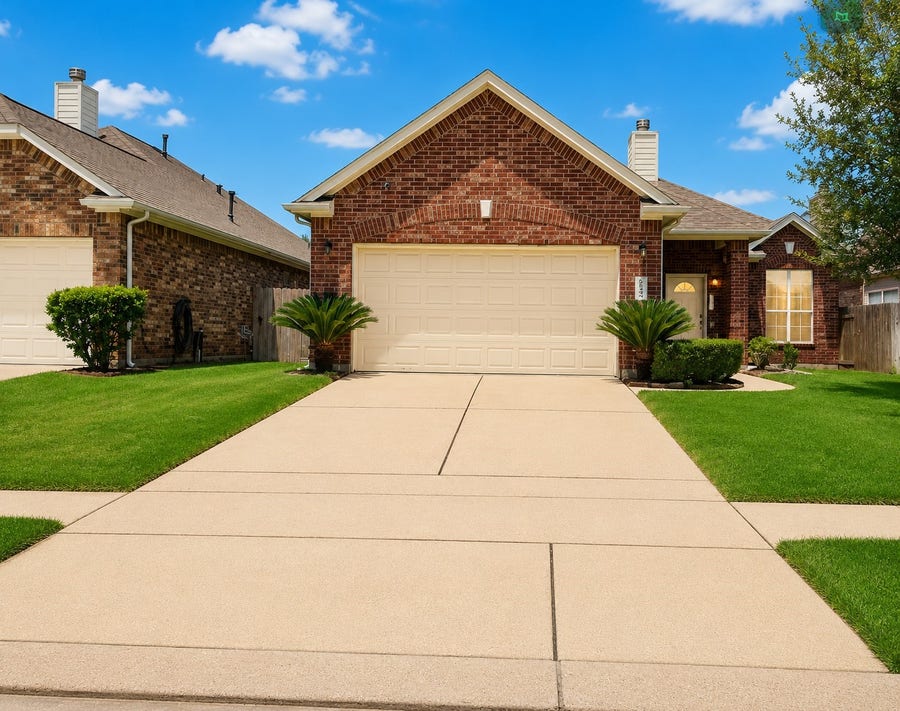 Property photo for 10014 Blissfull Valley Ln, Tomball, TX