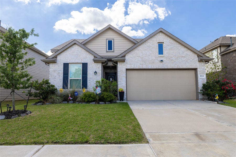 Property photo for 5715 Prairie Chapel Road, Katy, TX