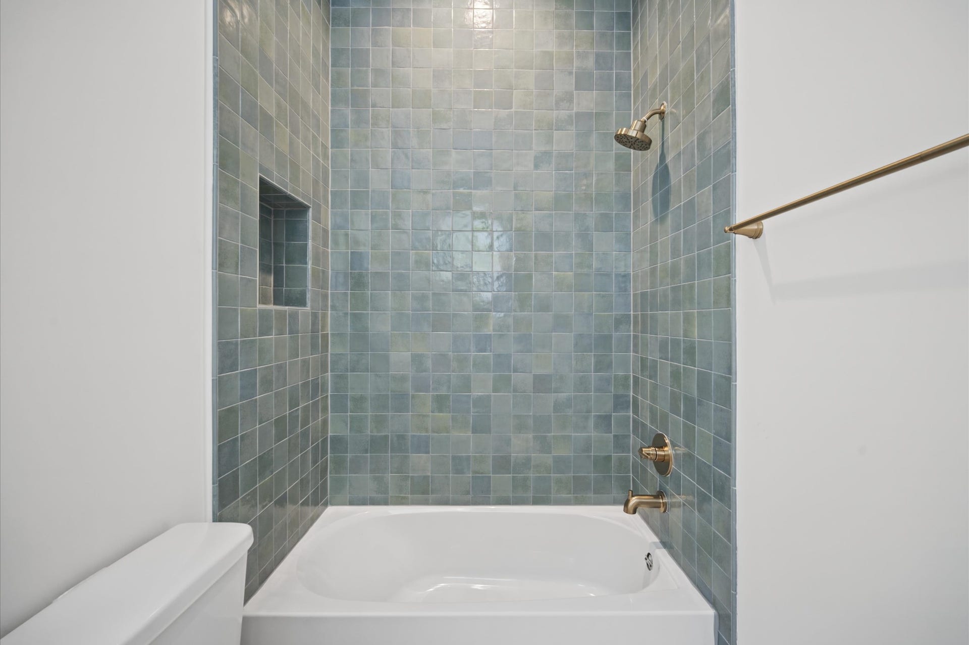 1320 Alexander Street, #A, Houston, TX 77008 Bathroom 2.