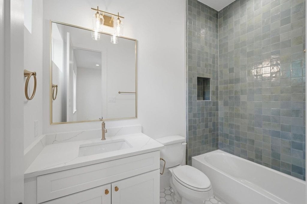 1320 Alexander Street, #A, Houston, TX 77008 Bathroom 2.