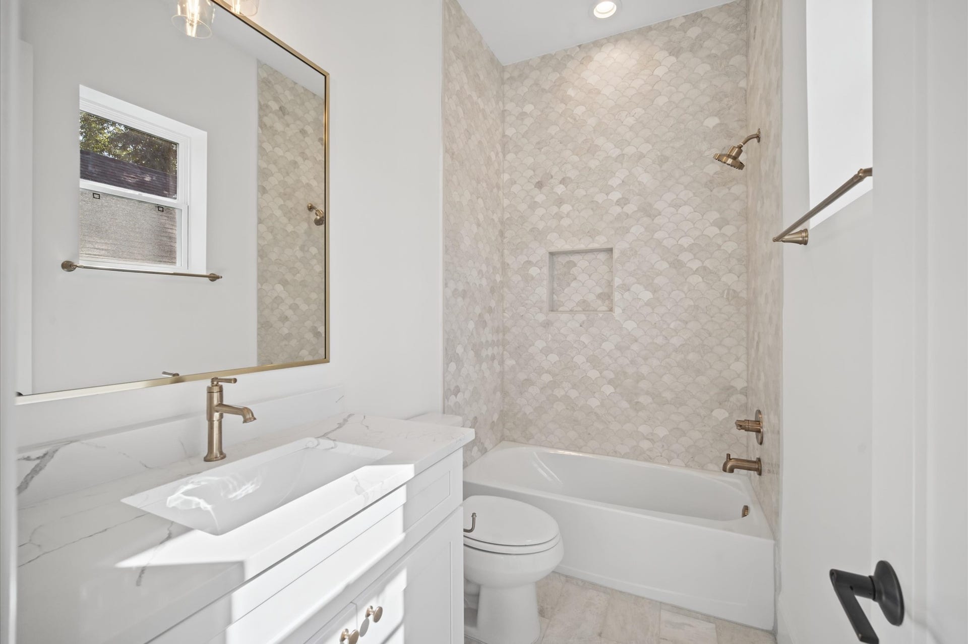1320 Alexander Street, #A, Houston, TX 77008 Bathroom 3