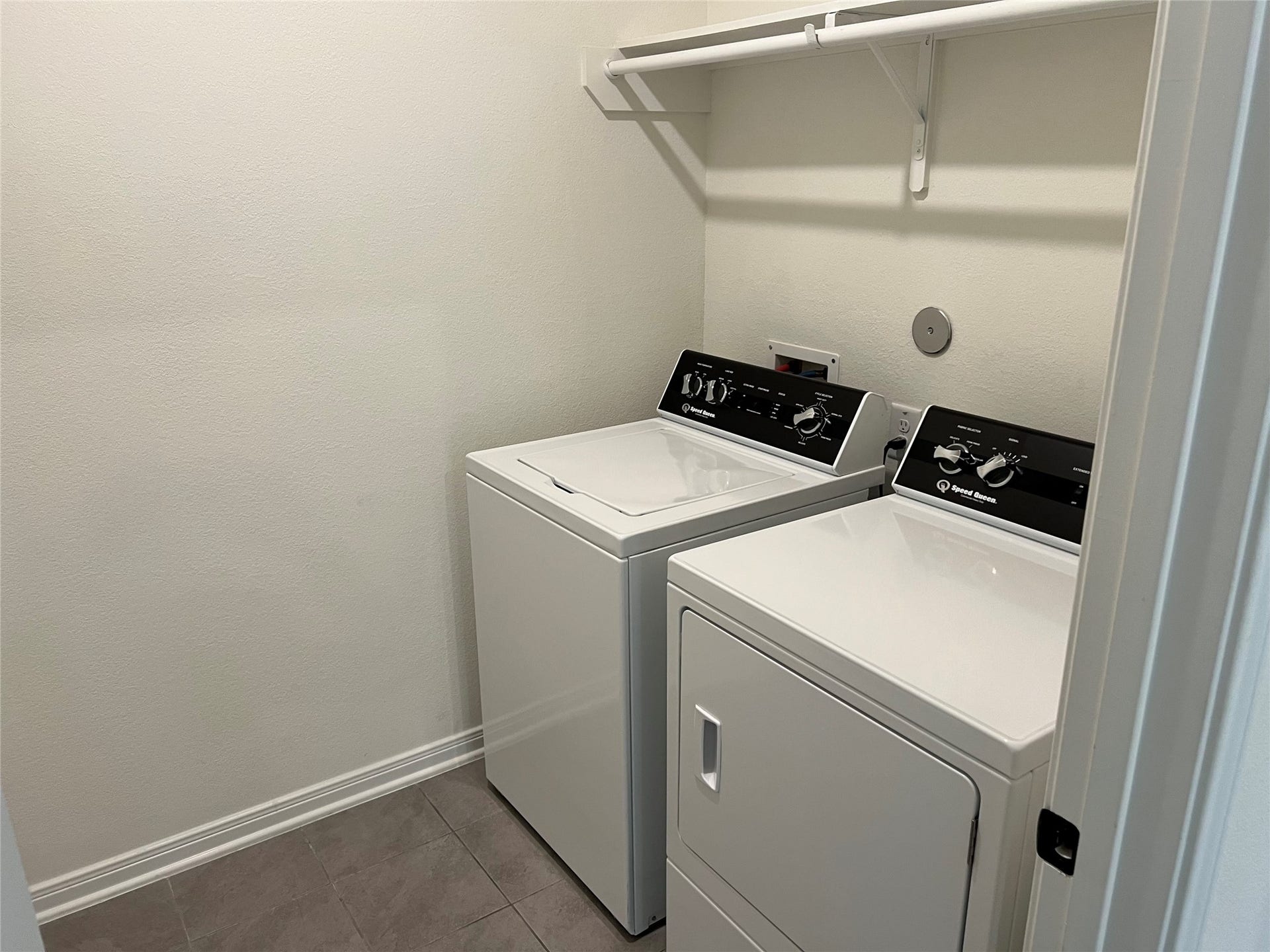 10735 Soaring Legend Lane, Humble, TX 77338 Laundry room
