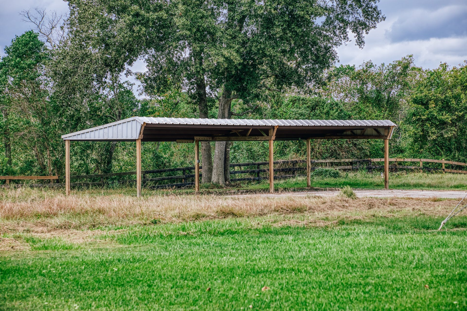 32711 Old Hempstead Road, Magnolia, TX 77355 covered parking in RV hookup area