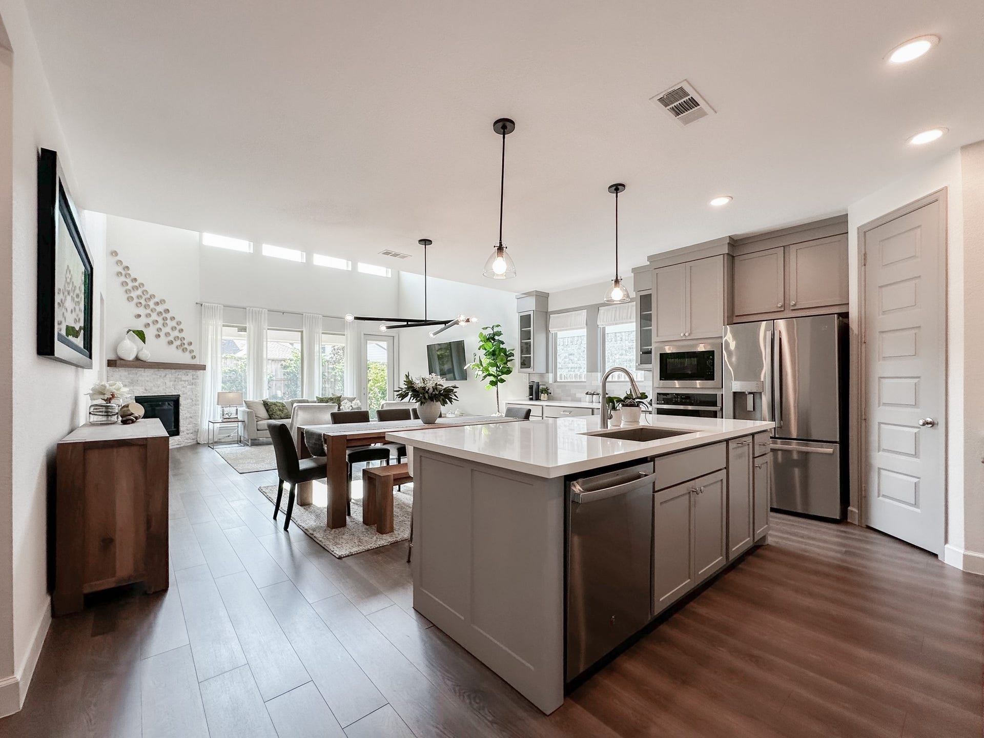 331 Texoma Plains Drive, Conroe, TX 77304 331 Texoma Plains Drive, Conroe, TX 77304