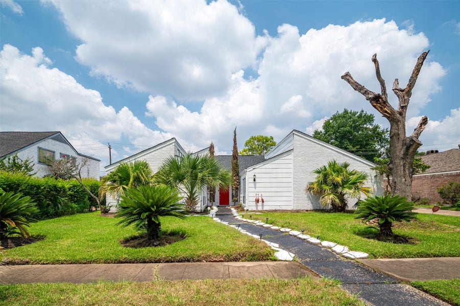 Property photo for 10730 Braes Bayou Drive, Houston, TX