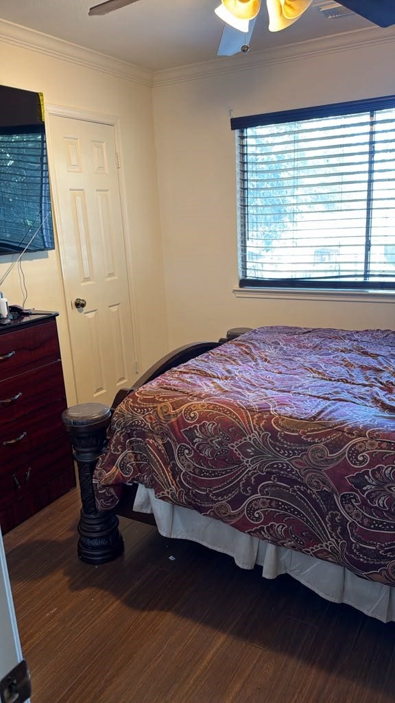 1122 Wentworth Drive, Pearland, TX 77584