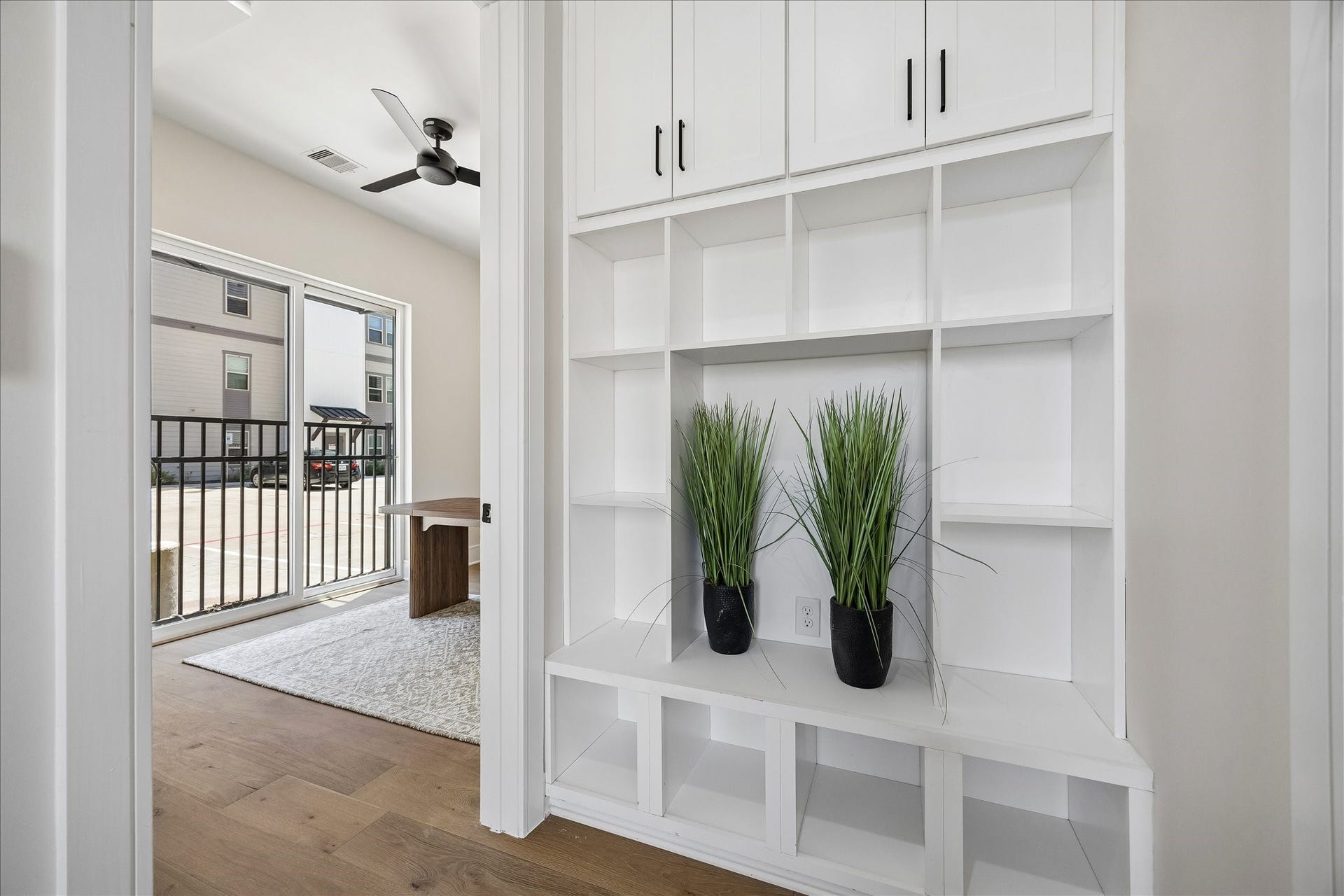 5861 Winsome Lane, Houston, TX 77057 Convenient drop zone spot