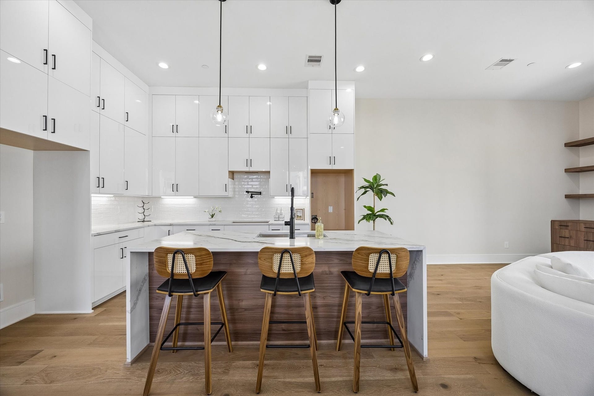 5861 Winsome Lane, Houston, TX 77057 5861 Winsome Lane, Houston, TX 77057