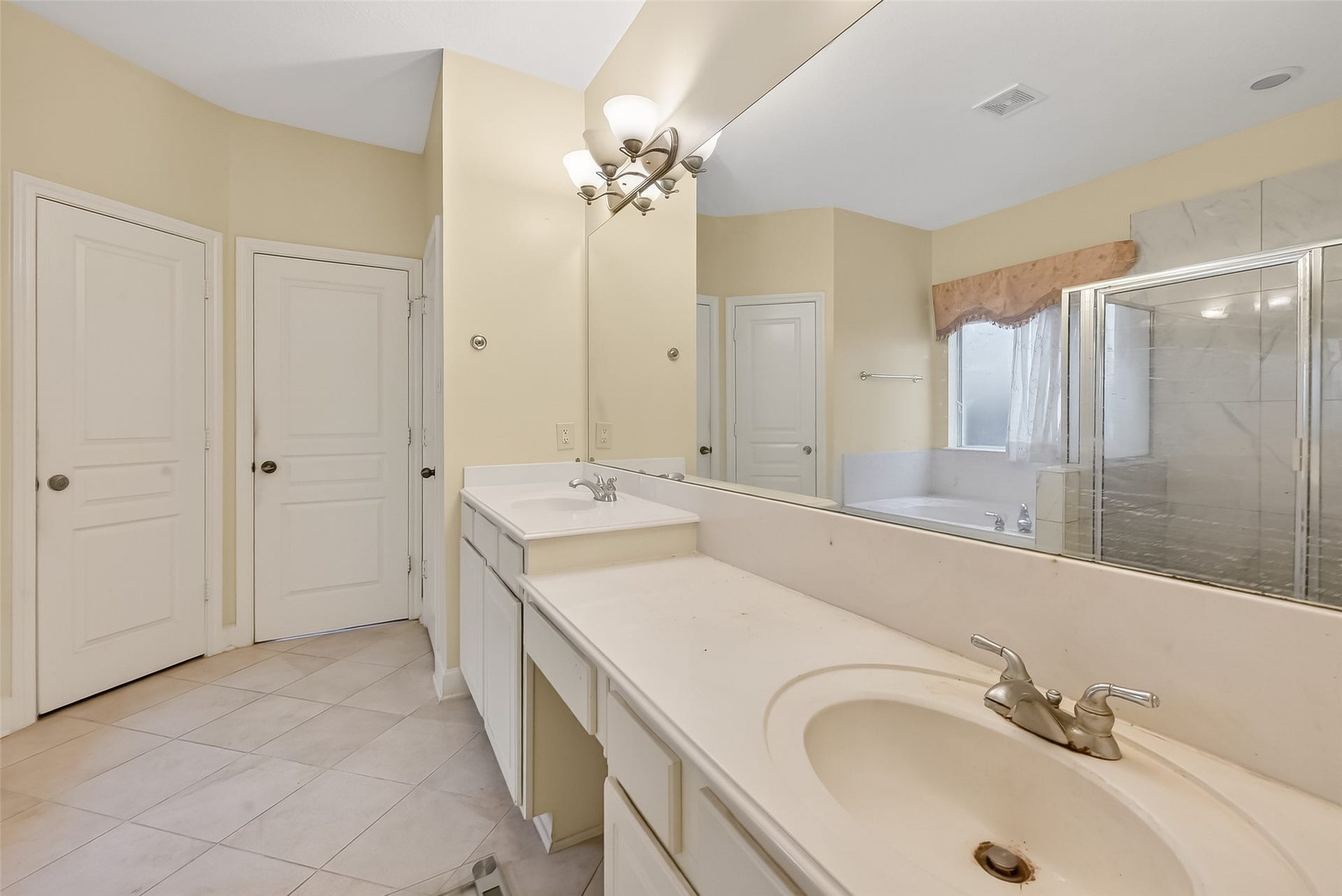 14419 Manorbier Lane, Sugar Land, TX 77498