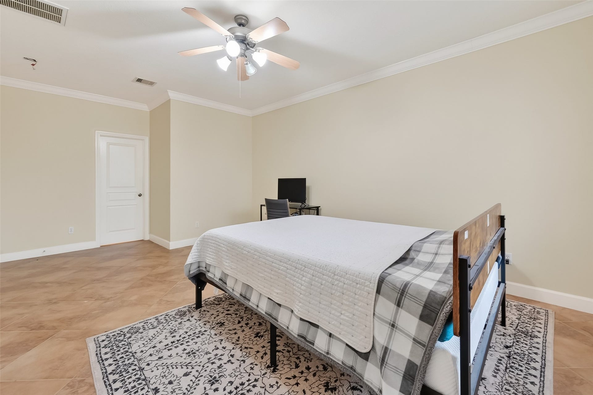 14419 Manorbier Lane, Sugar Land, TX 77498