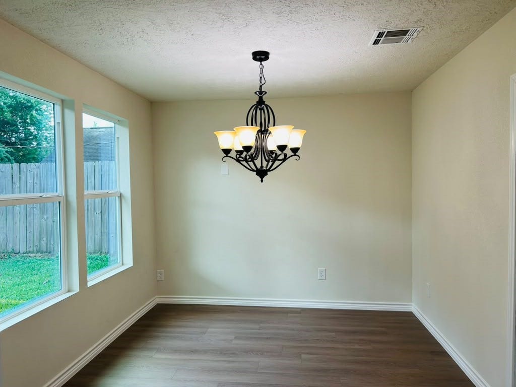 7410 Lakehurst Drive, Houston, TX 77087 7410 Lakehurst Drive, Houston, TX 77087