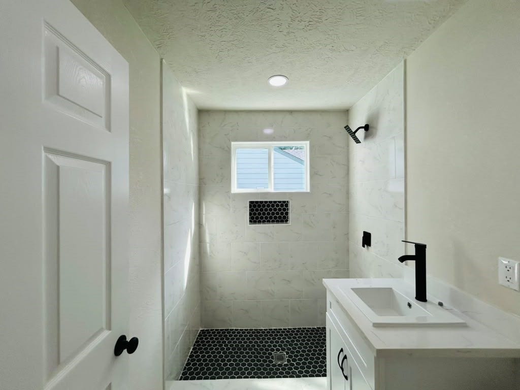 7410 Lakehurst Drive, Houston, TX 77087 7410 Lakehurst Drive, Houston, TX 77087