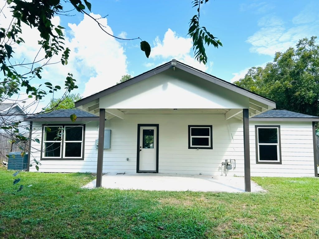 7410 Lakehurst Drive, Houston, TX 77087 7410 Lakehurst Drive, Houston, TX 77087
