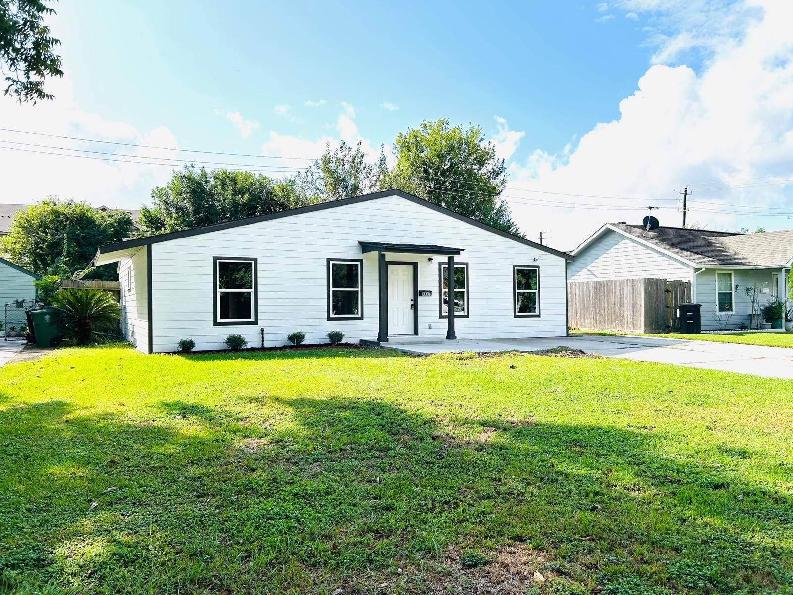 7410 Lakehurst Drive, Houston, TX 77087 7410 Lakehurst Drive, Houston, TX 77087