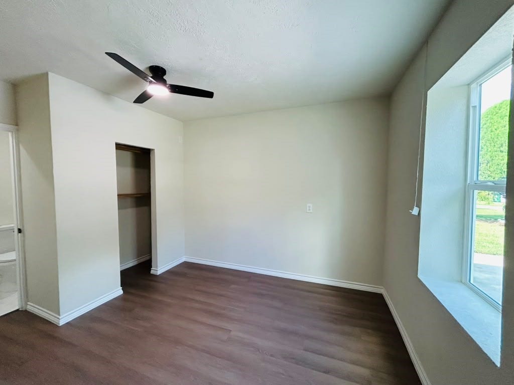 7410 Lakehurst Drive, Houston, TX 77087 7410 Lakehurst Drive, Houston, TX 77087