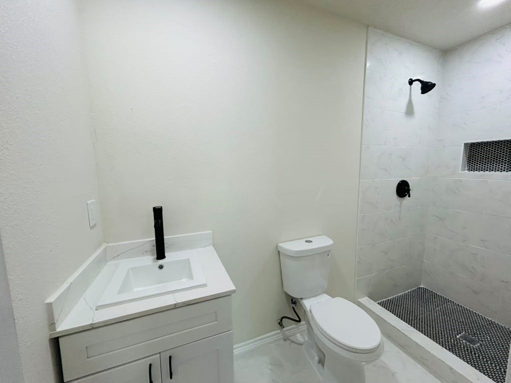 7410 Lakehurst Drive, Houston, TX 77087 7410 Lakehurst Drive, Houston, TX 77087