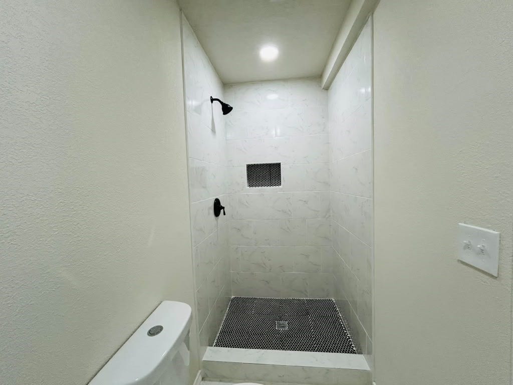 7410 Lakehurst Drive, Houston, TX 77087 7410 Lakehurst Drive, Houston, TX 77087