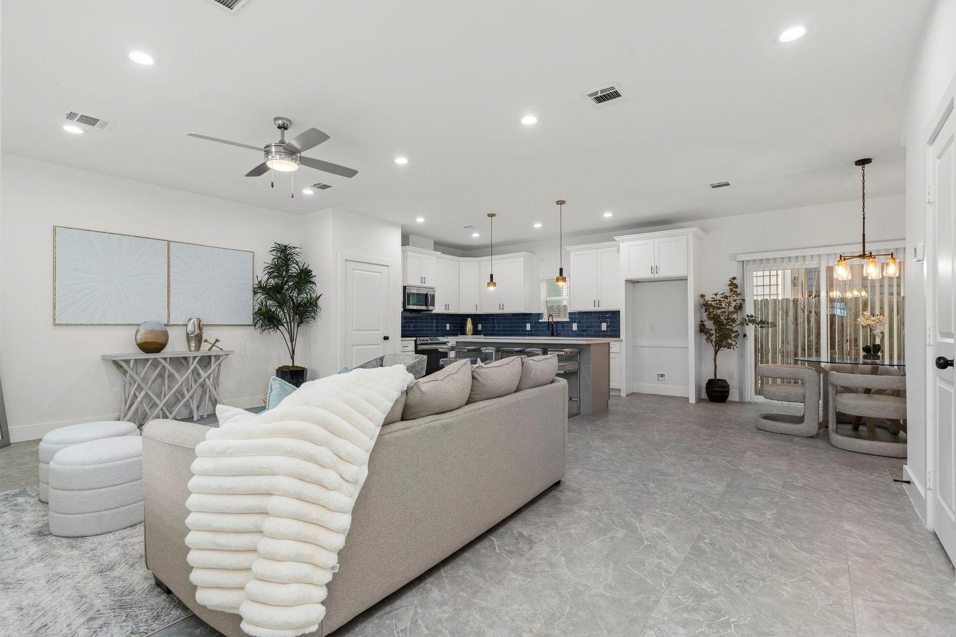 1517 Egypt Street, Houston, TX 77009 1517 Egypt Street, Houston, TX 77009