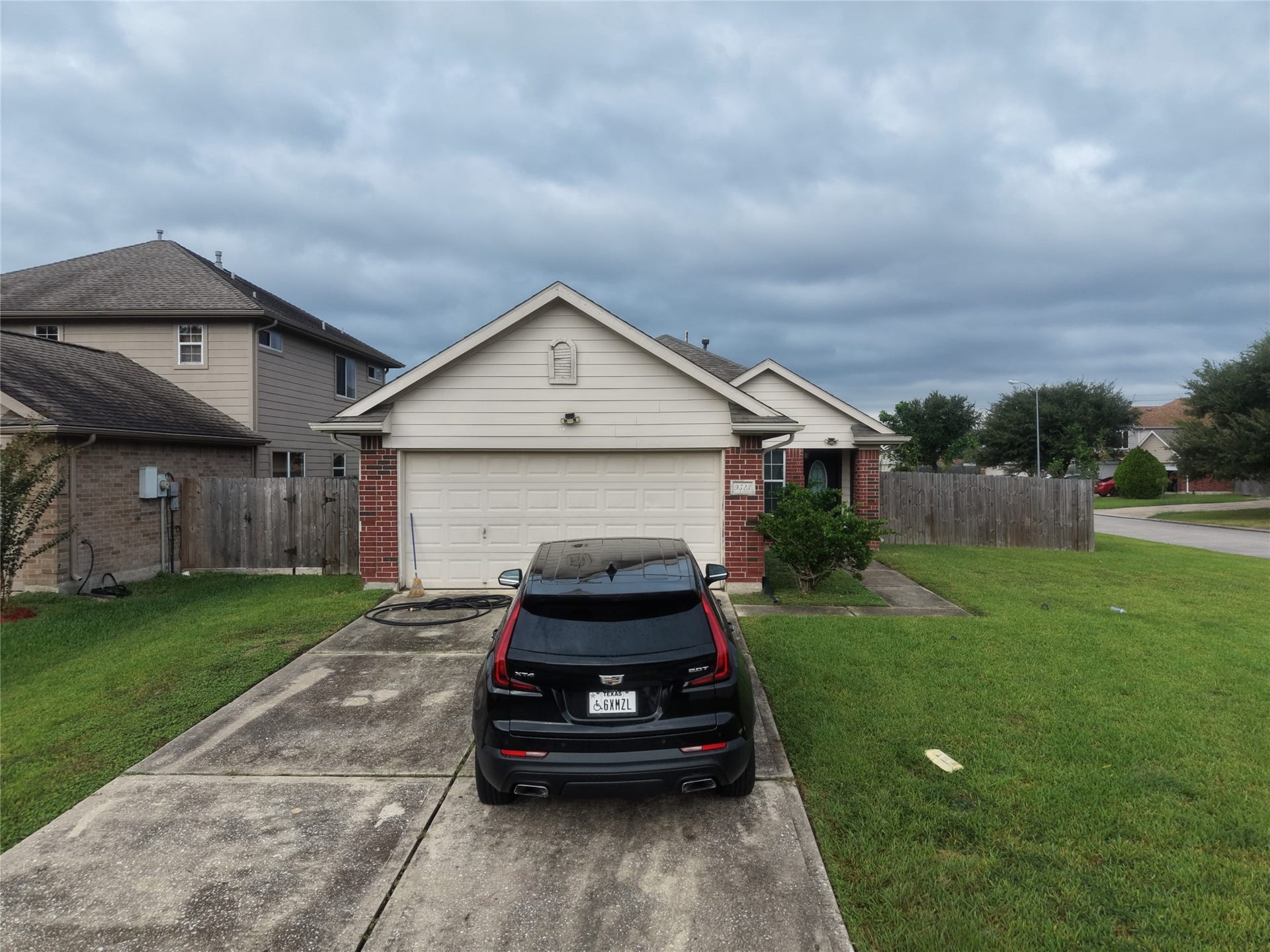 9523 Deep Valley Drive, Houston, TX 77044 9523 Deep Valley Drive, Houston, TX 77044