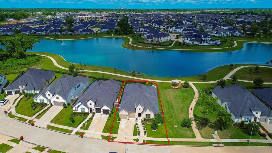 Property photo for 1635 Delta Oaks Drive, Missouri City, TX