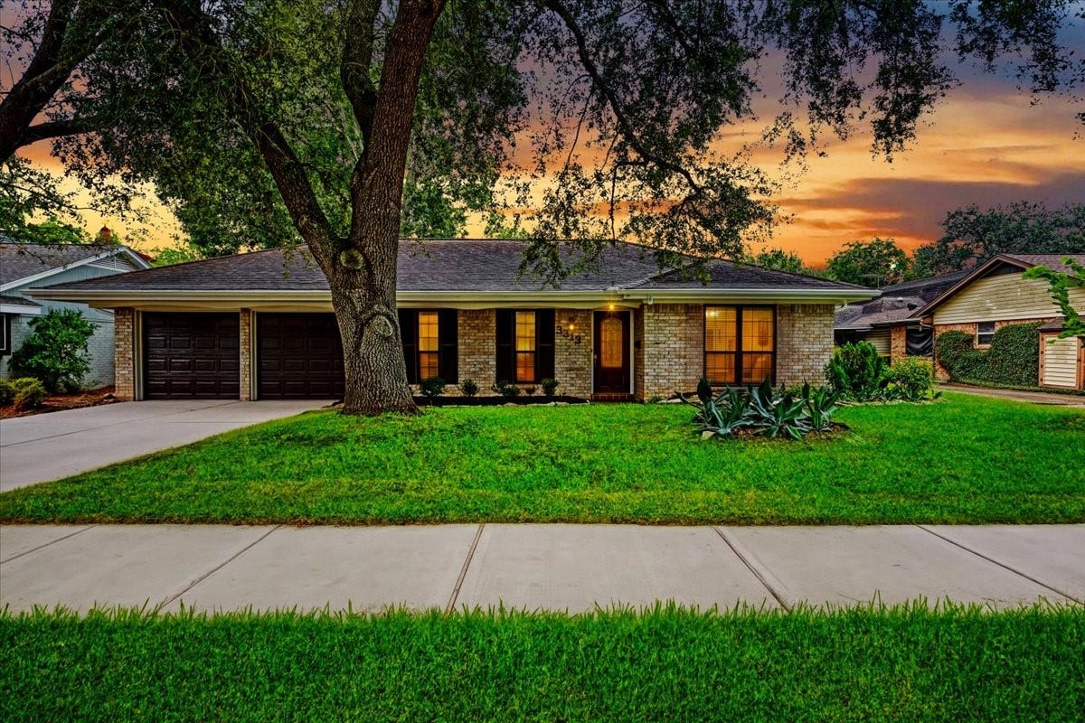 3313 Churchill Street, Pearland, TX 77581 3313 Churchill Street, Pearland, TX 77581
