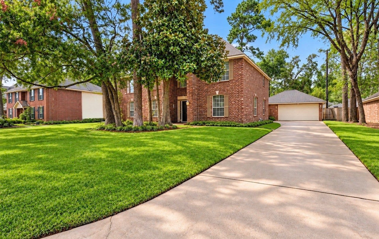 111 Pine Manor Drive, Conroe, TX 77385 111 Pine Manor Drive, Conroe, TX 77385