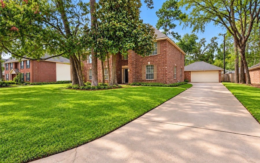 Property photo for 111 Pine Manor Drive, Conroe, TX