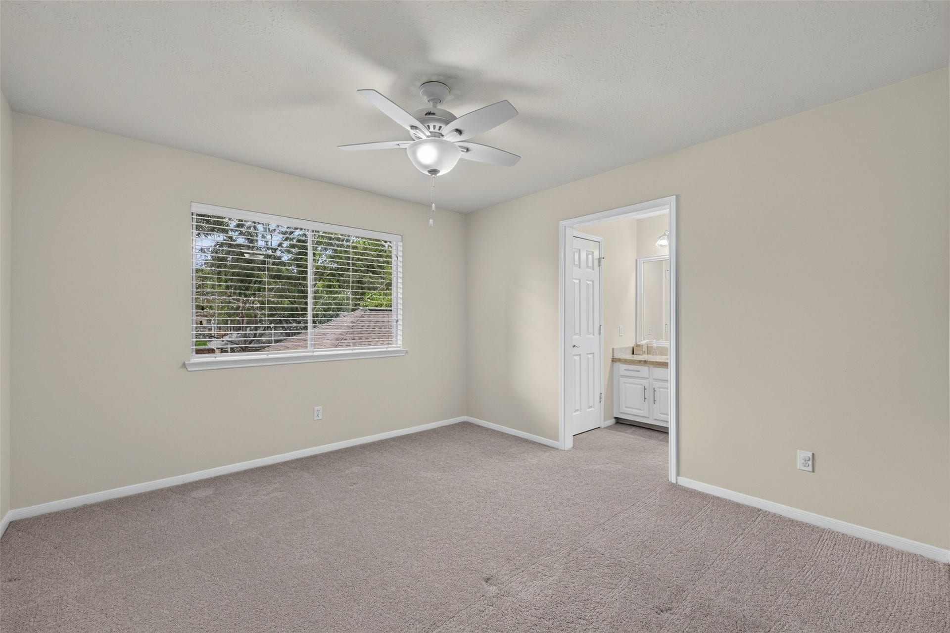 111 Pine Manor Drive, Conroe, TX 77385 111 Pine Manor Drive, Conroe, TX 77385