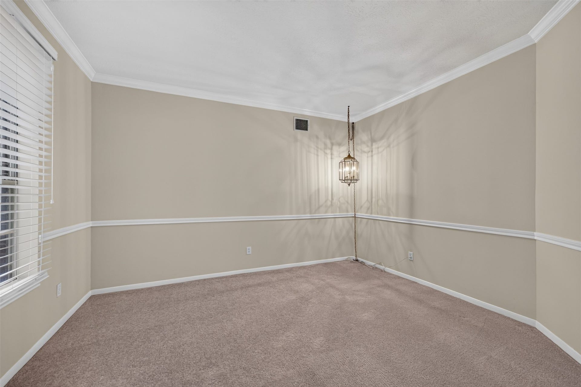 111 Pine Manor Drive, Conroe, TX 77385 111 Pine Manor Drive, Conroe, TX 77385