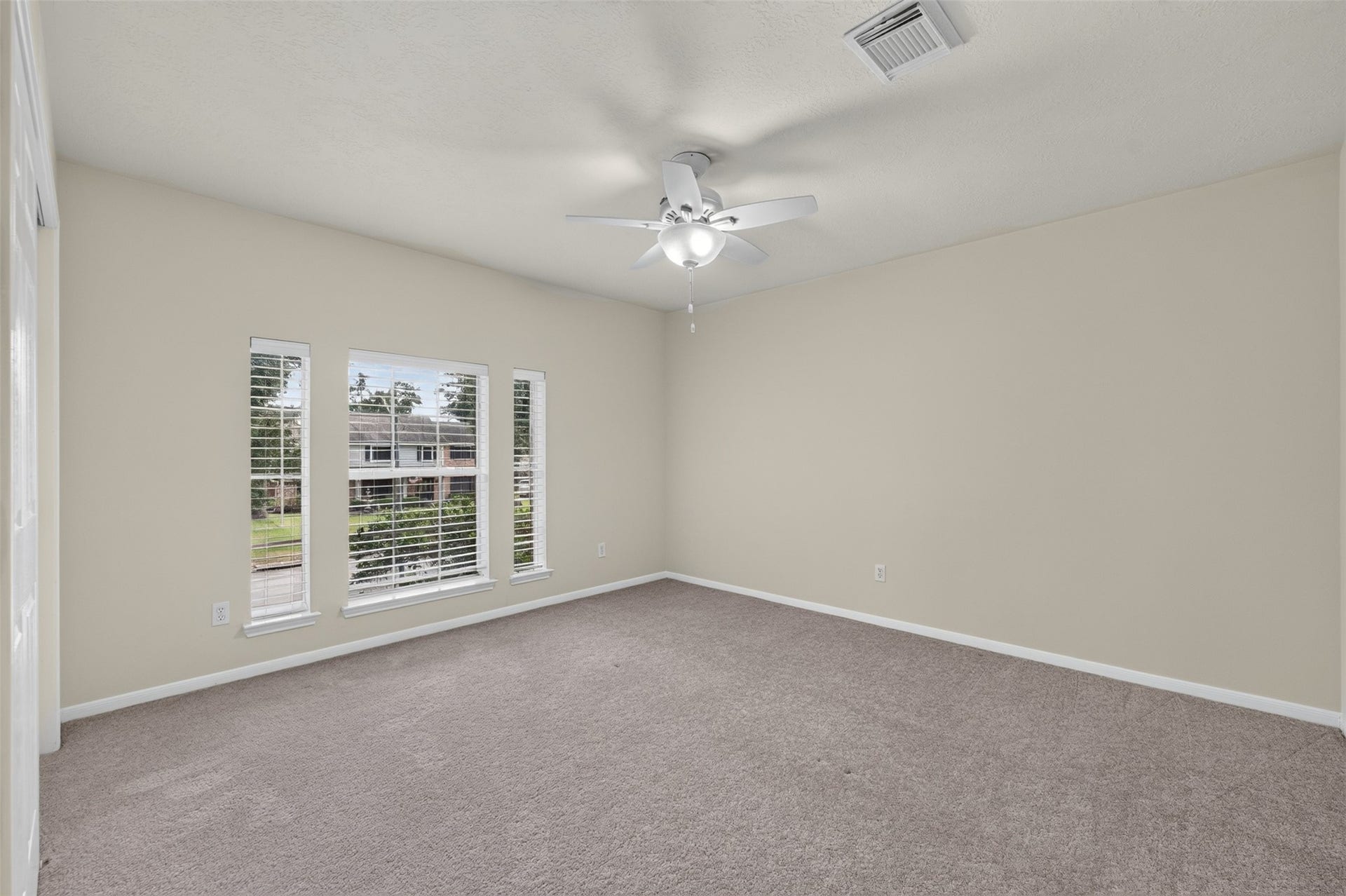 111 Pine Manor Drive, Conroe, TX 77385 111 Pine Manor Drive, Conroe, TX 77385