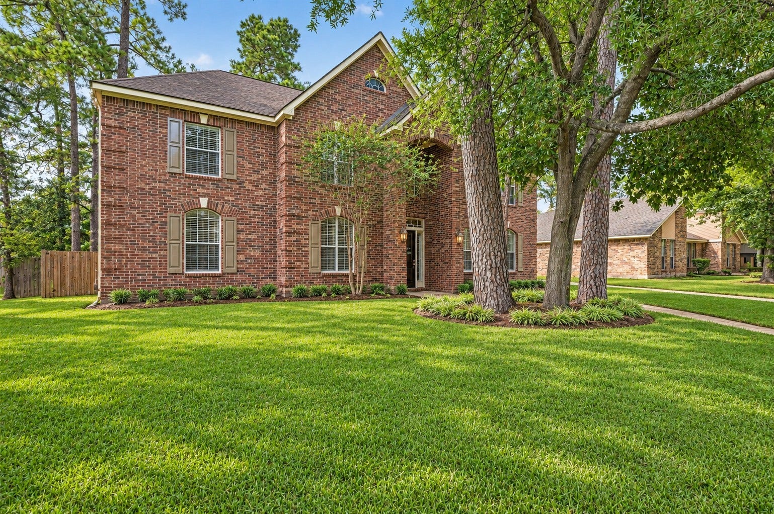 111 Pine Manor Drive, Conroe, TX 77385 111 Pine Manor Drive, Conroe, TX 77385