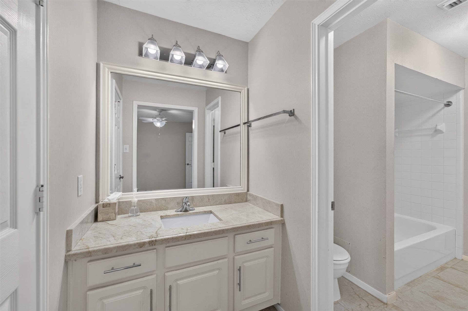 111 Pine Manor Drive, Conroe, TX 77385 111 Pine Manor Drive, Conroe, TX 77385