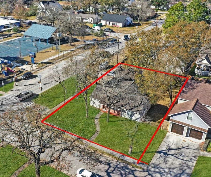Property photo for 1738 Lamonte Ln Lane, Houston, TX