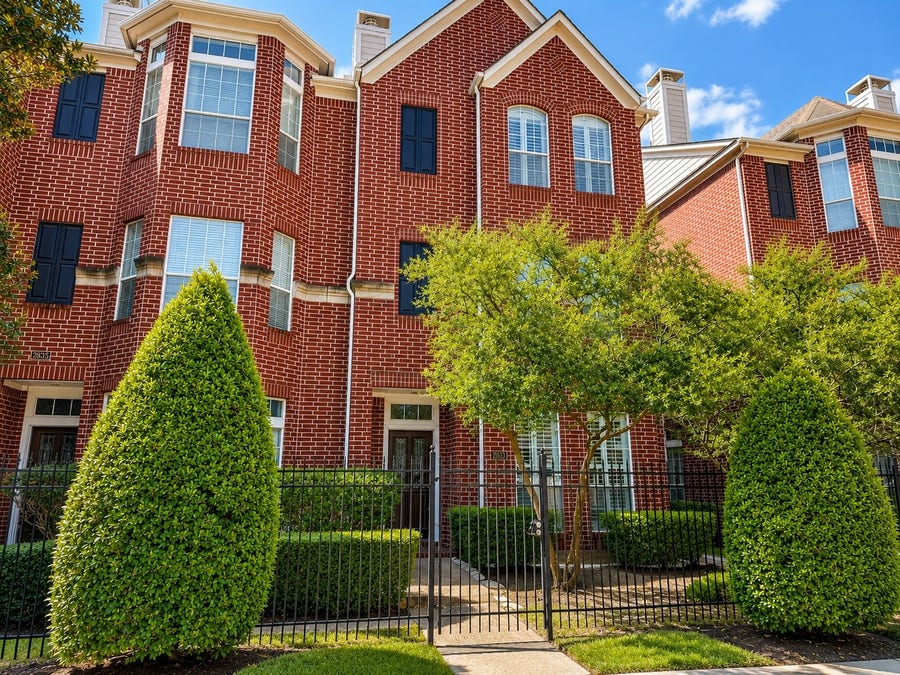 Property photo for 2637 W Dallas Street, Houston, TX