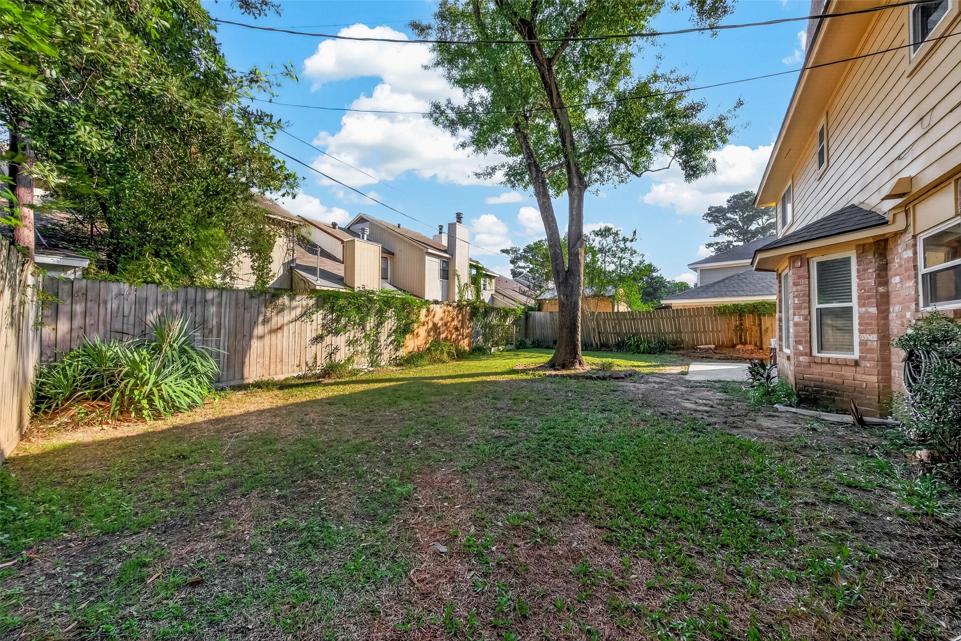 9 Arlington Street, Conroe, TX 77301 9 Arlington Street, Conroe, TX 77301