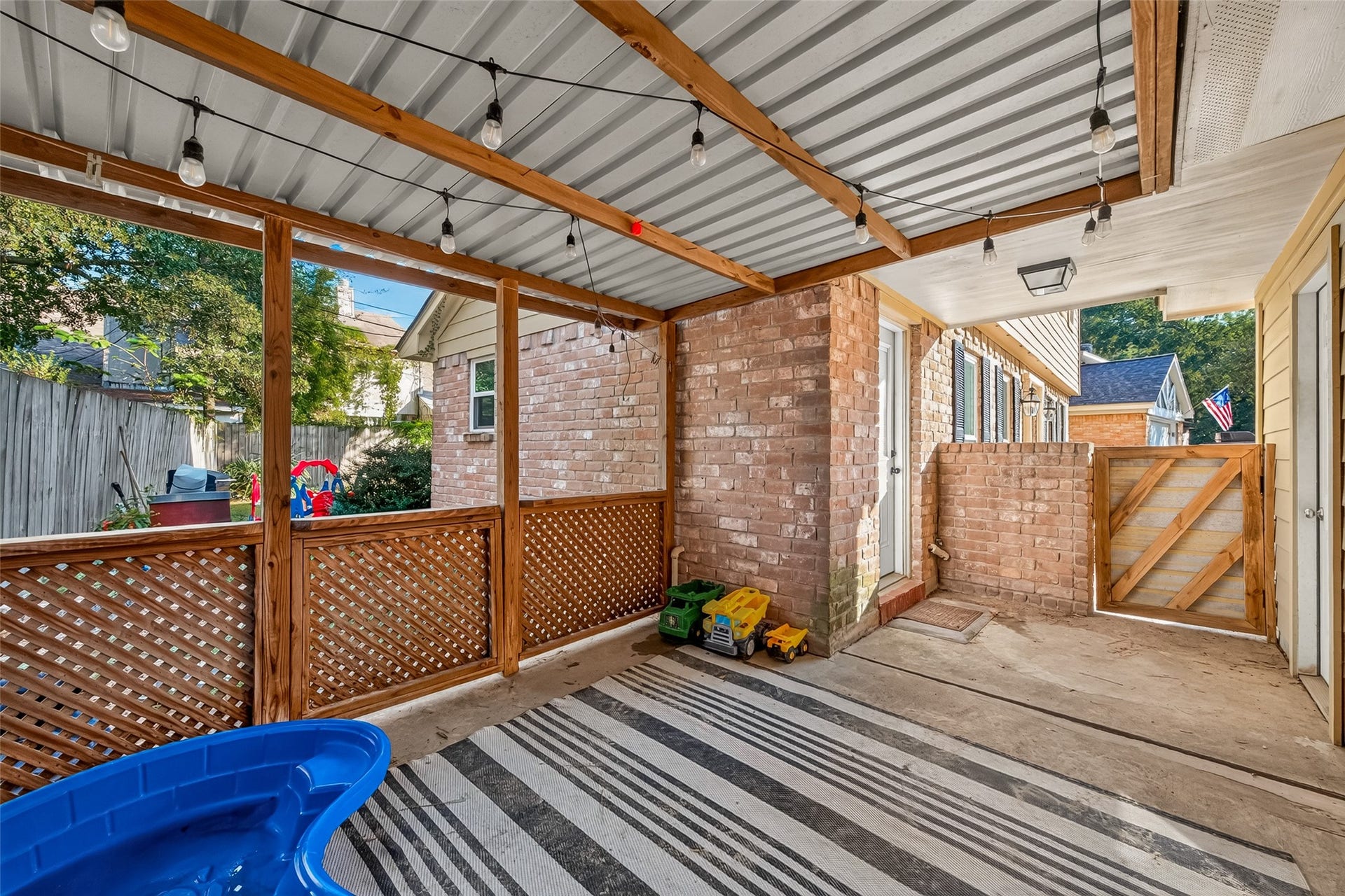 9 Arlington Street, Conroe, TX 77301 9 Arlington Street, Conroe, TX 77301