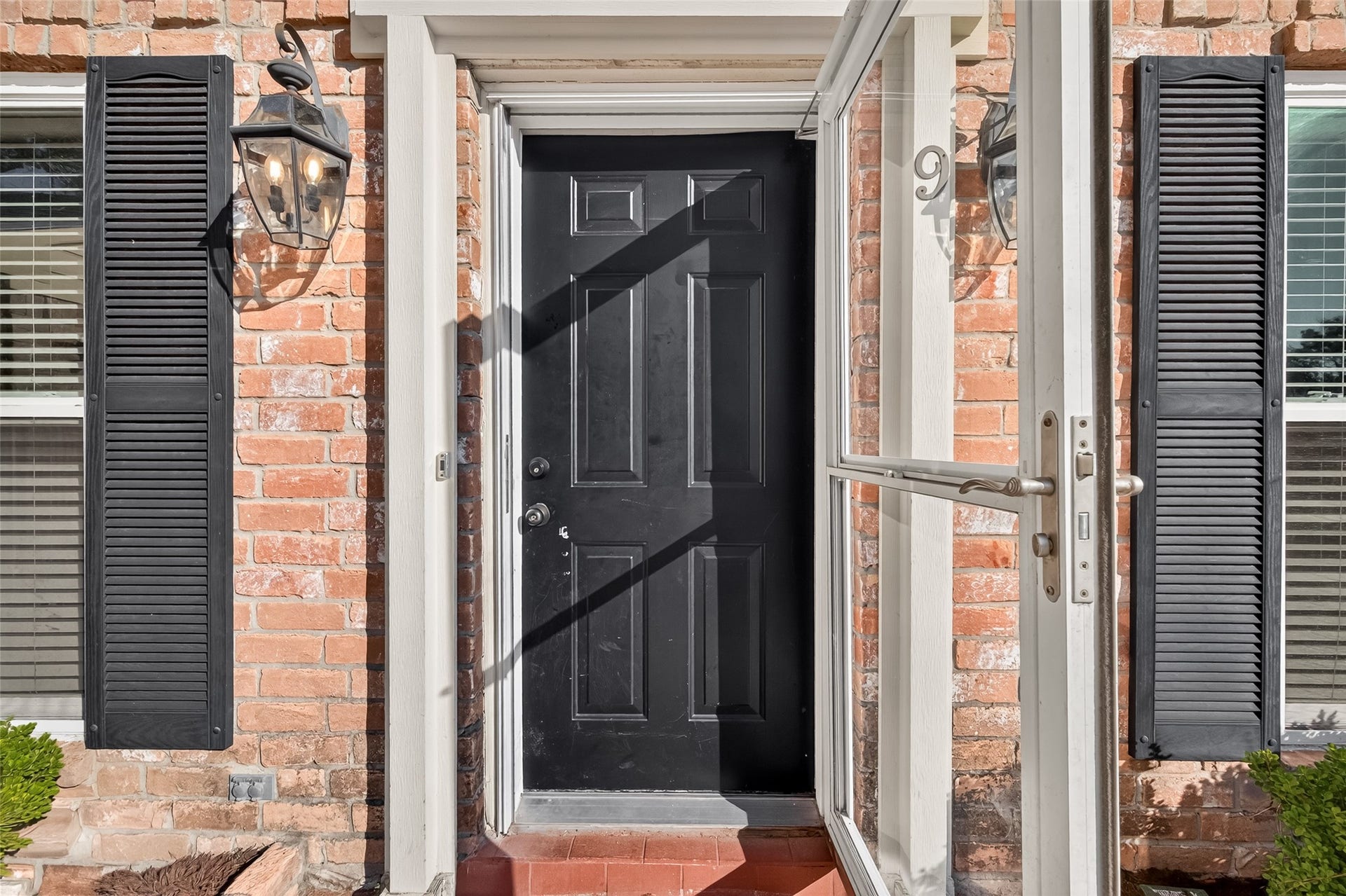 9 Arlington Street, Conroe, TX 77301 9 Arlington Street, Conroe, TX 77301