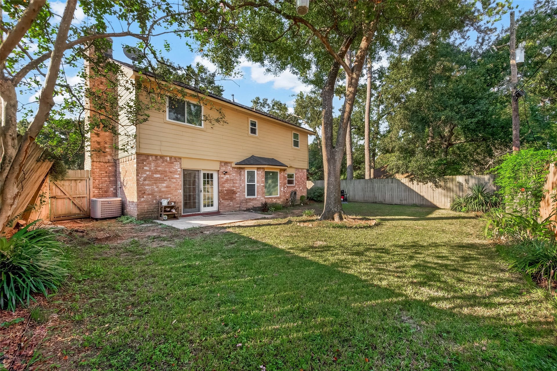 9 Arlington Street, Conroe, TX 77301 9 Arlington Street, Conroe, TX 77301
