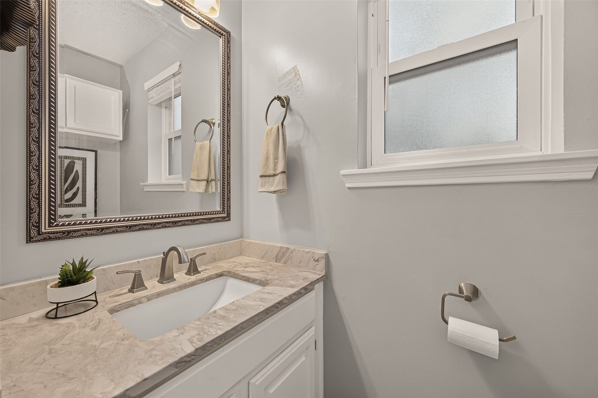 9 Arlington Street, Conroe, TX 77301 9 Arlington Street, Conroe, TX 77301