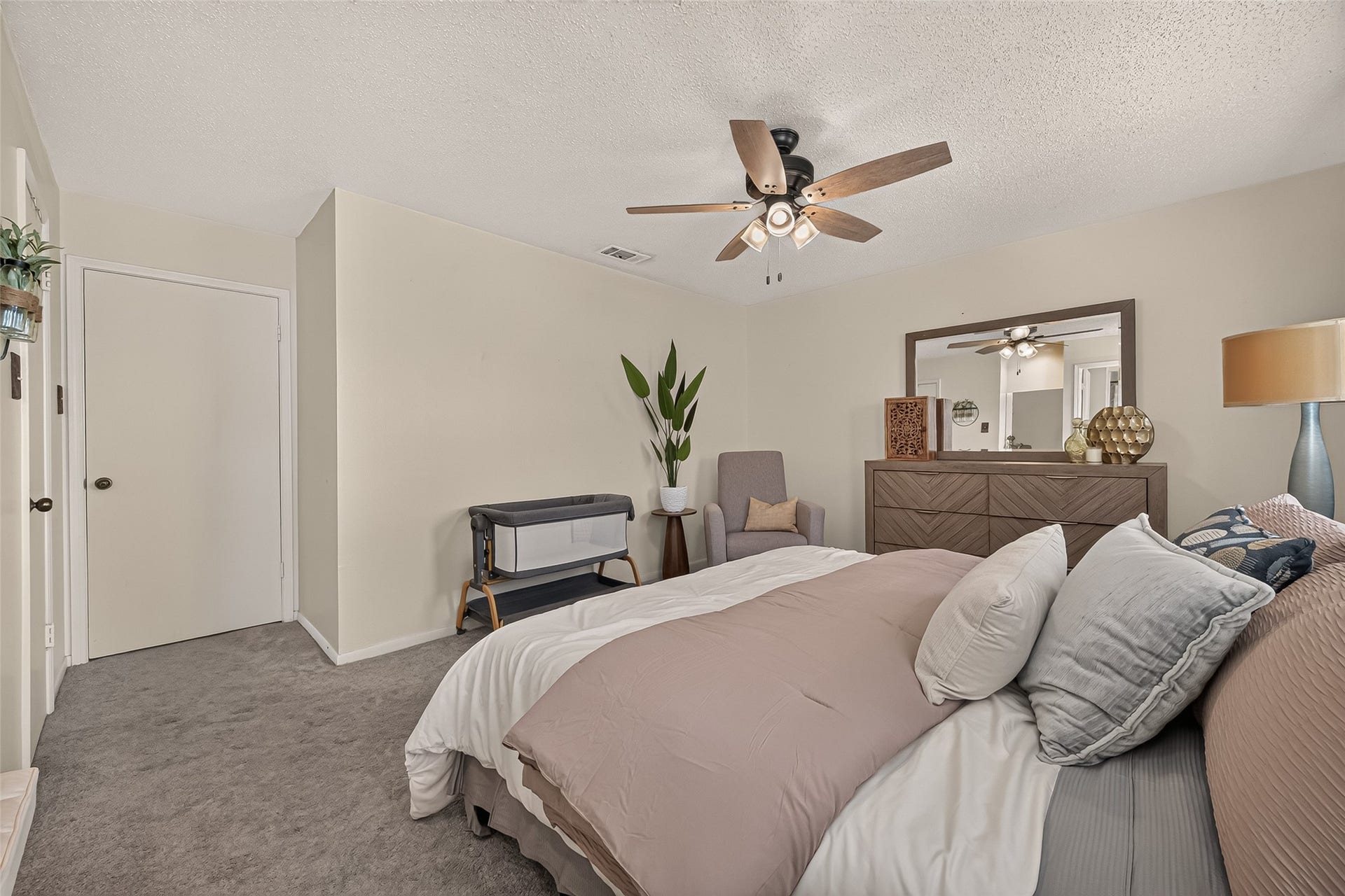 9 Arlington Street, Conroe, TX 77301 9 Arlington Street, Conroe, TX 77301