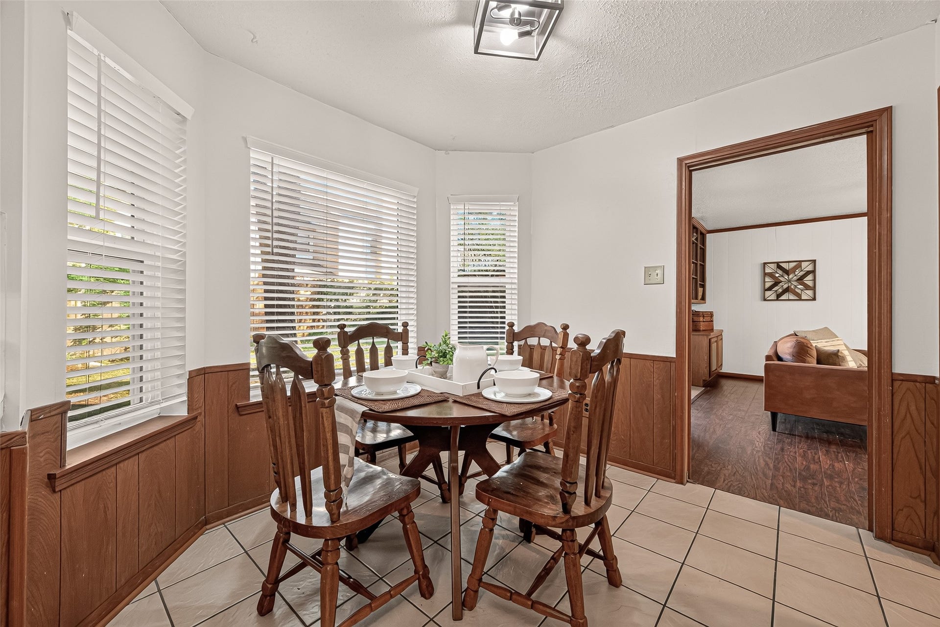 9 Arlington Street, Conroe, TX 77301 9 Arlington Street, Conroe, TX 77301