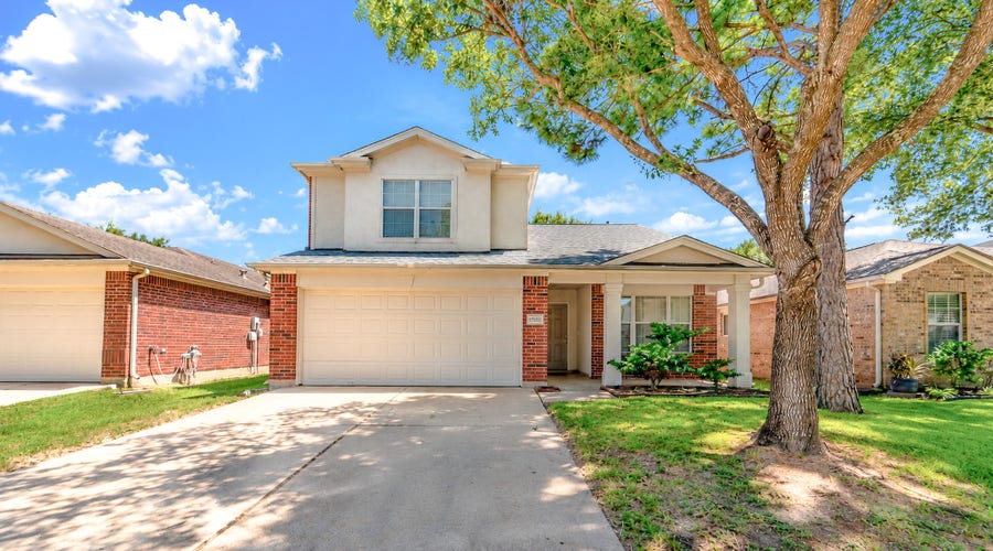 Property photo for 17531 Hoover Gardens Drive, Houston, TX