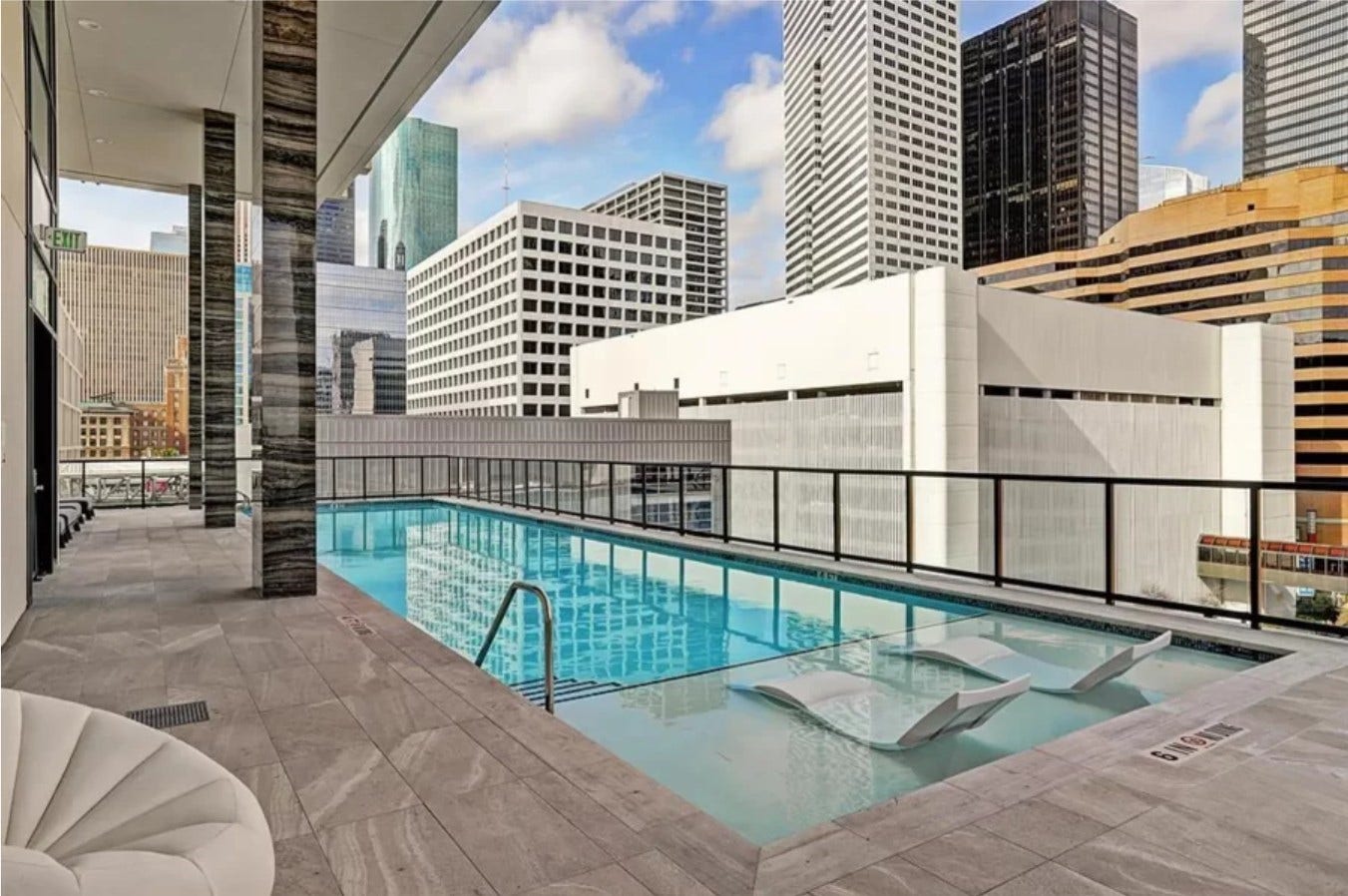 1211 Caroline Street, #1801, Houston, TX 77002 Resort-style 8th-floor pool being
completely renovated to include
a new outdoor fire pit area and
outdoor kitchen.