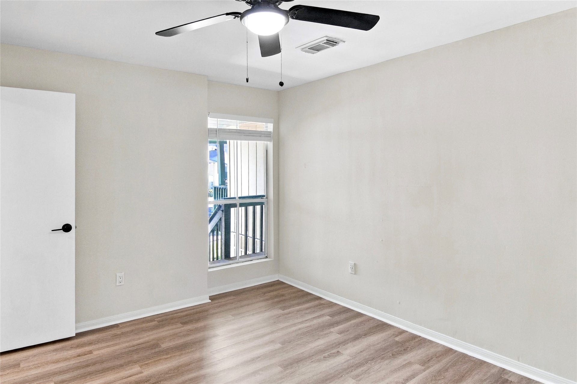 1516 Bay Area Boulevard, #P20, Houston, TX 77058 Bedroom